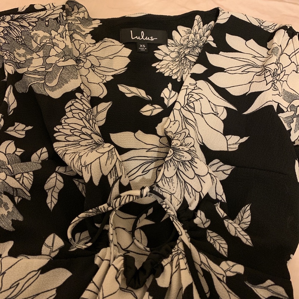 Lulu’s black and white floral print dress xs - Picture 4 of 5